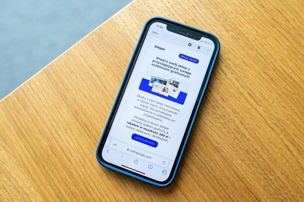 Techniques Innovantes pour Améliorer l"Interaction Joueur-Serveur dans les MMOs à Grande Échelle